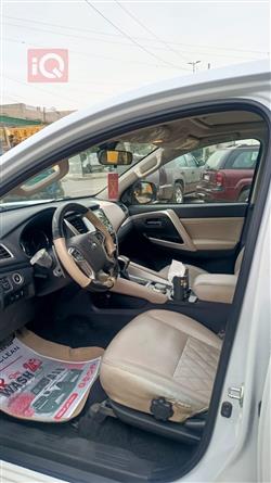 ميتسوبيشي باجيرو سبورت